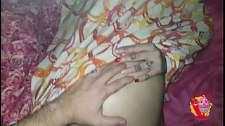 Кавалер жарит татуированную подружку и снимает секс на видео